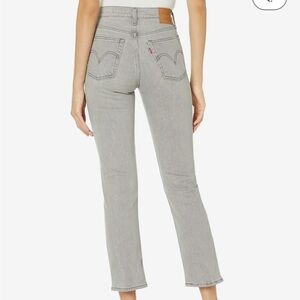 Like New - Levi’s wedgie straight jean size 25
